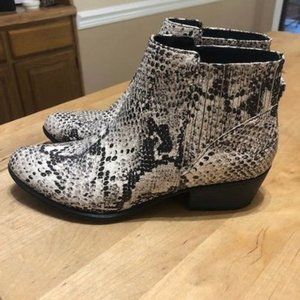 Faux snake skin booties 7.5